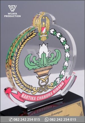 Detail Plakat Akrilik Kenang Kenangan Kartika Chandra Kirana