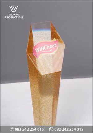 Detail Piala WinCheez The Best Growth Perfomance